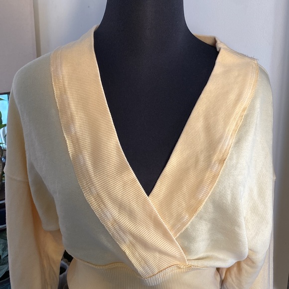 Yellow Wrap Crop Sweater Free People - Picture 2 of 6